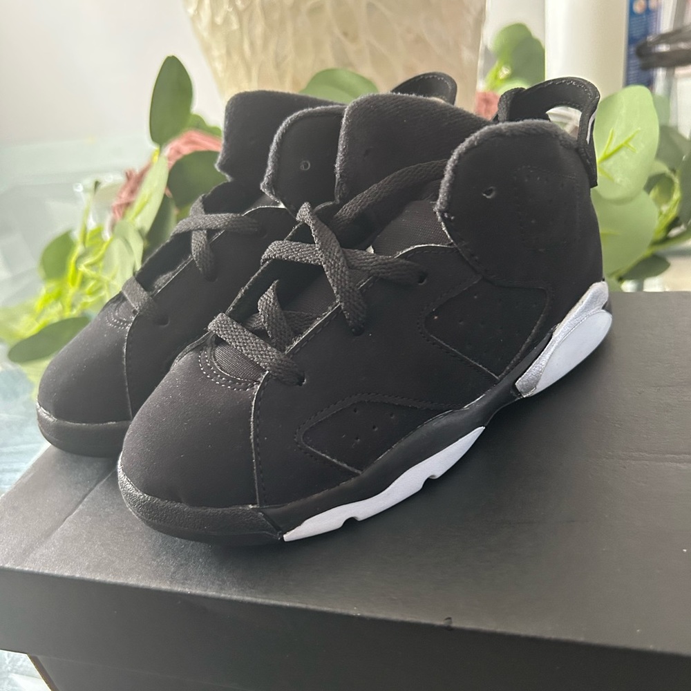 Kids Jordan Chrome 6 Size 10c